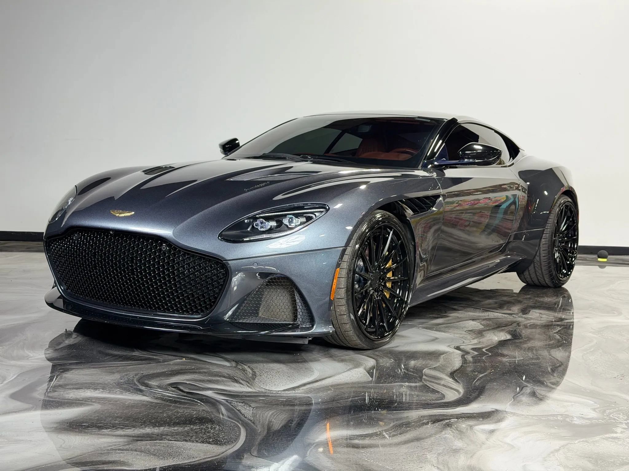 Used 2019 Aston Martin DBS Superleggera image 7