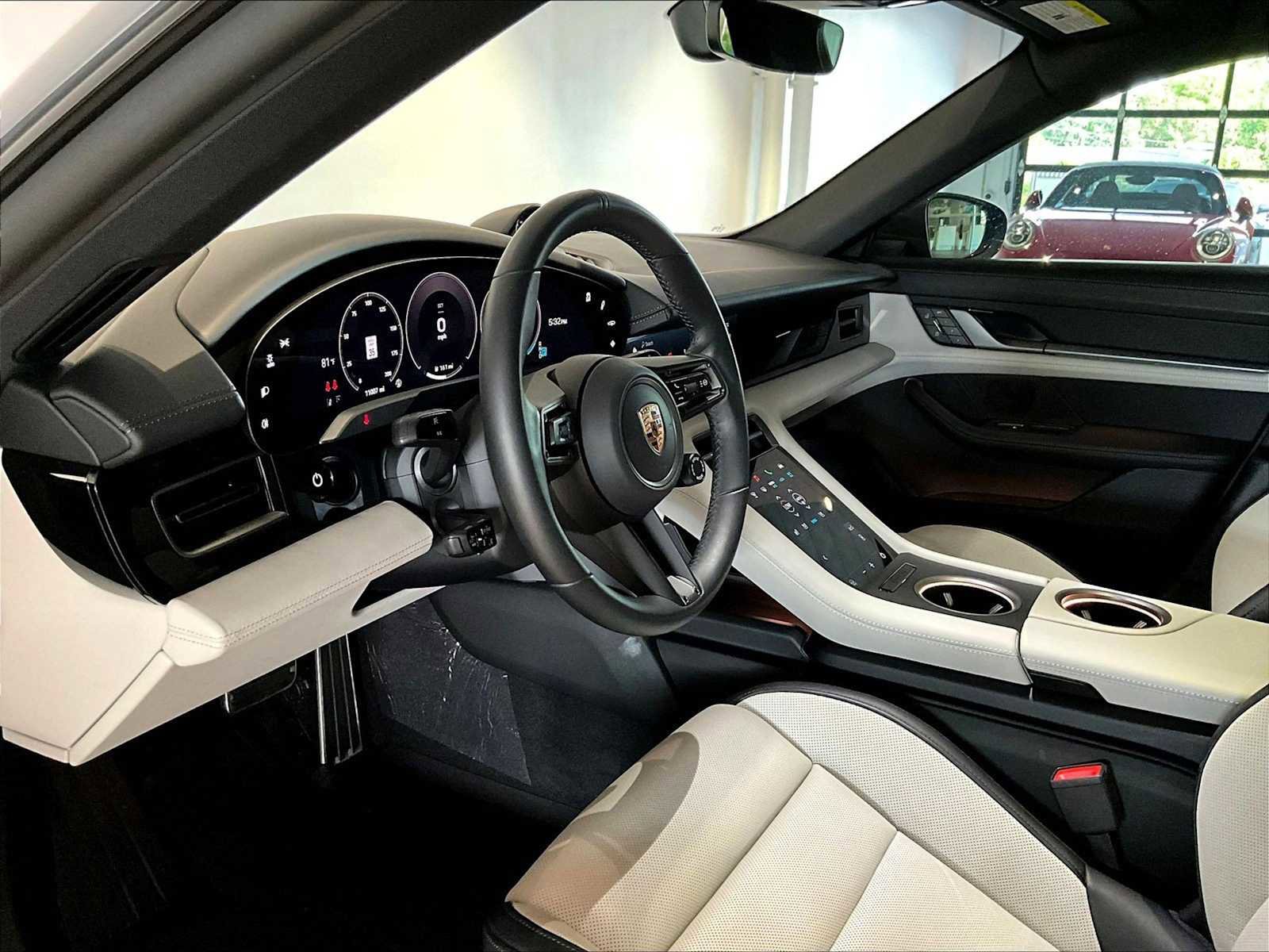 Used 2025 Porsche Taycan image 7