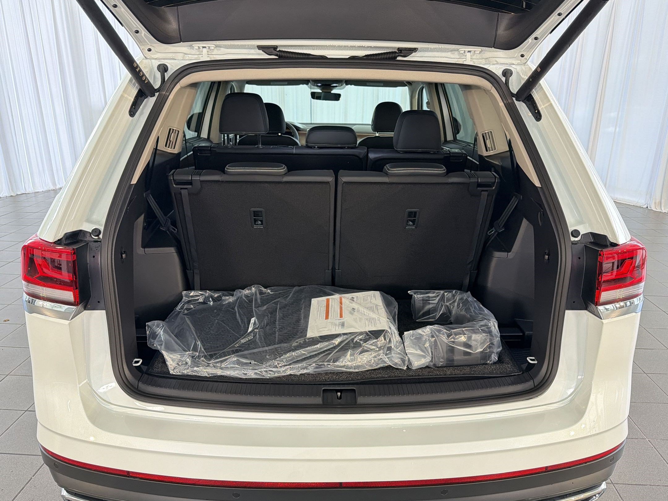 New 2026 Volkswagen Atlas SE FWD image 35