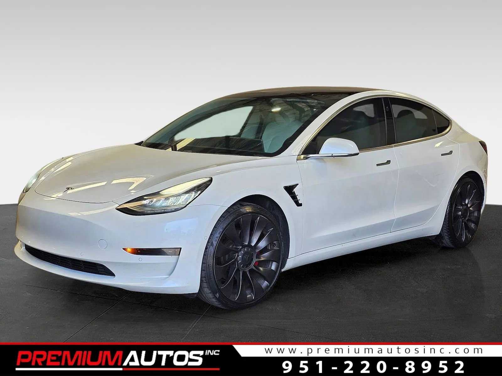 Used 2020 Tesla Model 3 Standard Range Plus RWD image 1