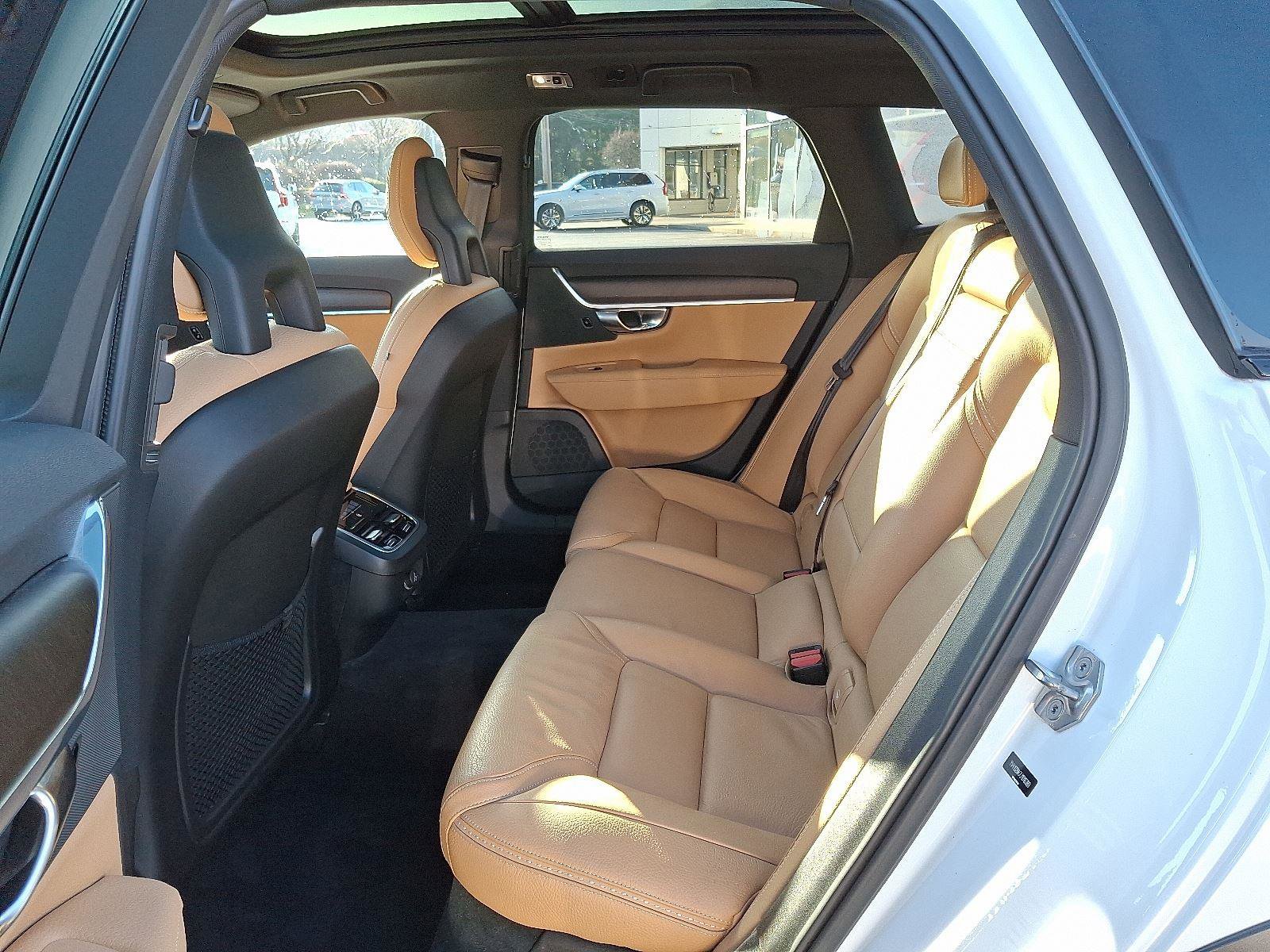 Used 2018 Volvo V90 T5 Cross Country w/ Convenience Package image 10