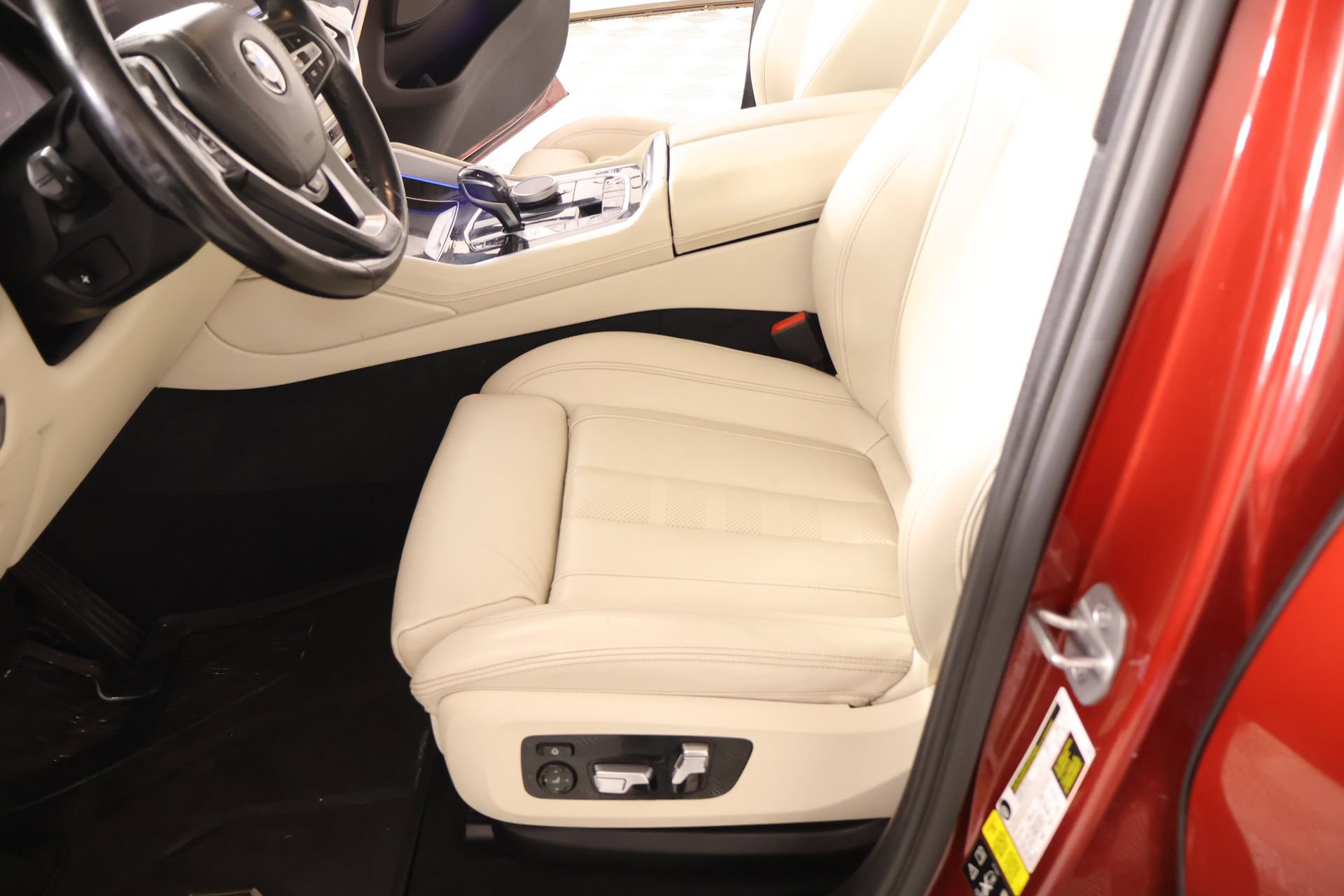 Used 2021 BMW X6 xDrive40i w/ Premium Package AWD/4WD image 12