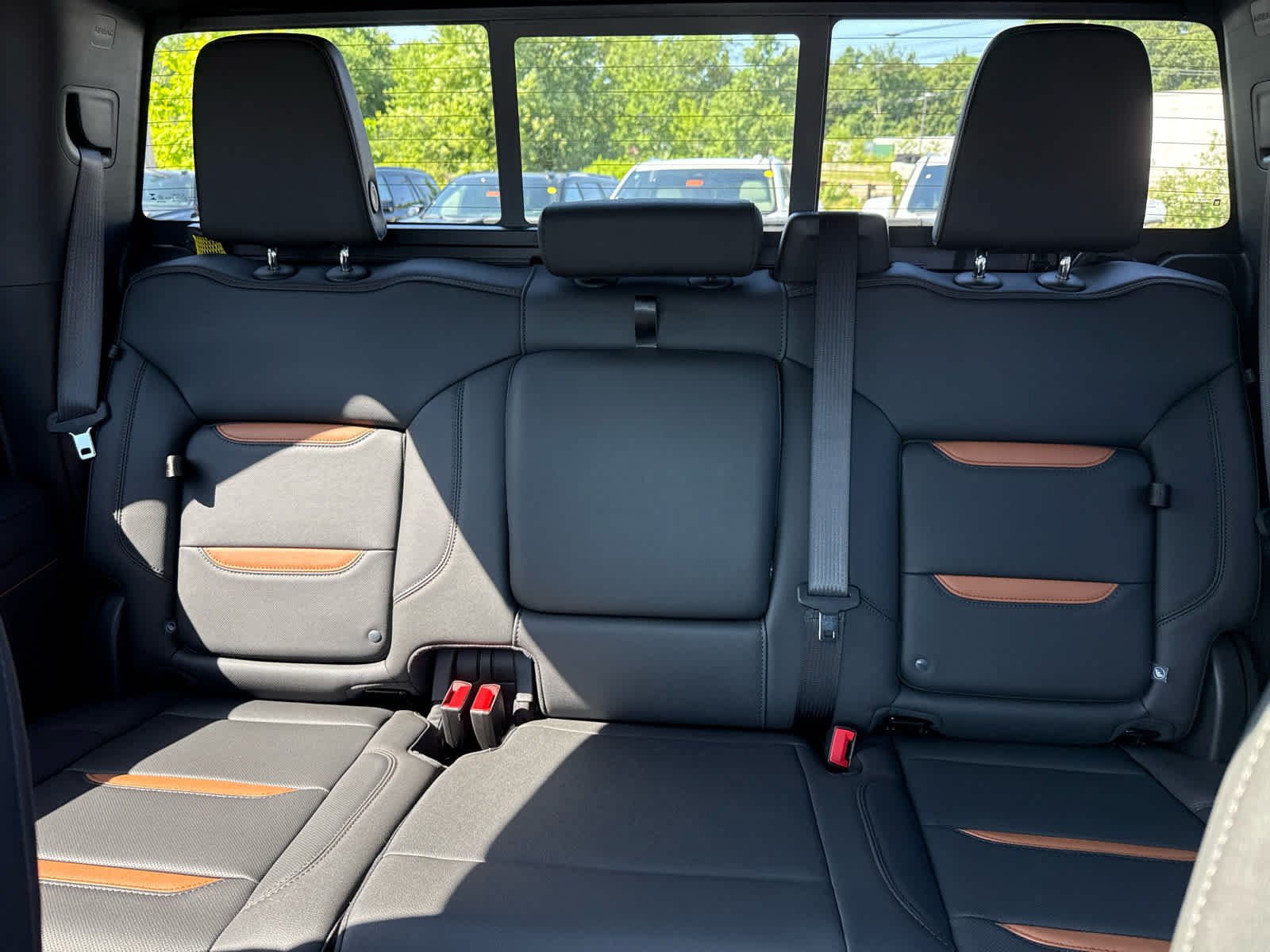 New 2026 GMC Sierra 2500 AT4 w/ AT4 Preferred Package AWD/4WD image 22