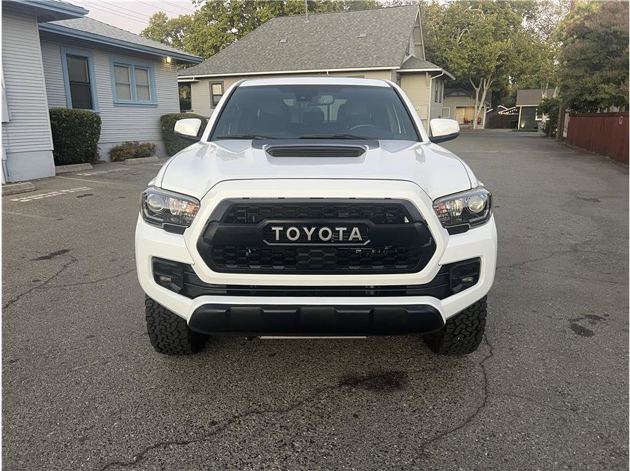 Used 2019 Toyota Tacoma TRD Pro image 2
