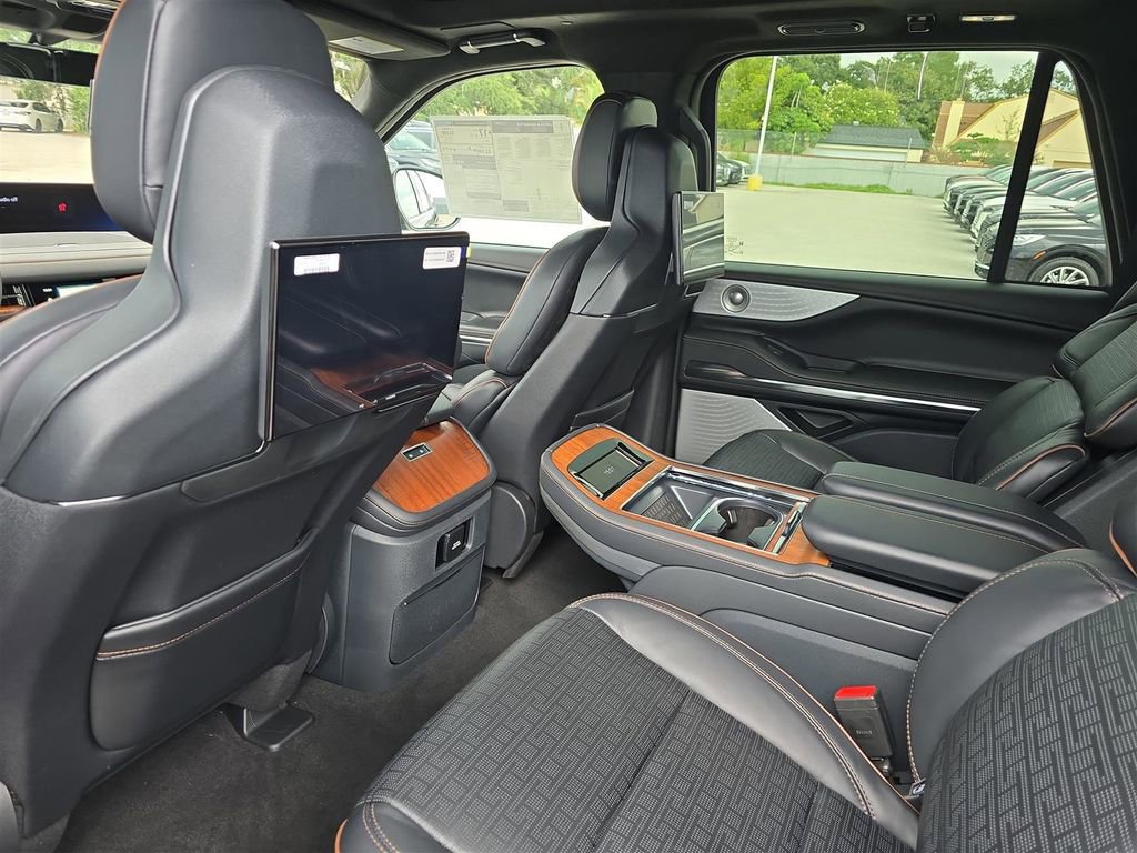 New 2025 Lincoln Navigator L Black Label image 6