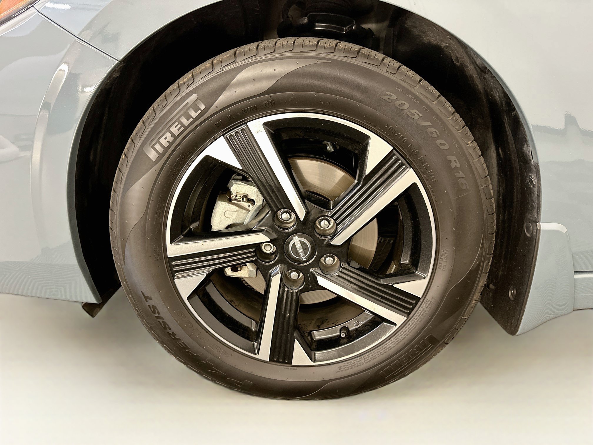Used 2024 Nissan Sentra SV FWD image 34