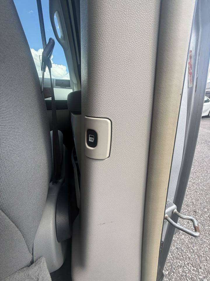 Used 2010 Chrysler Town & Country Touring FWD image 55