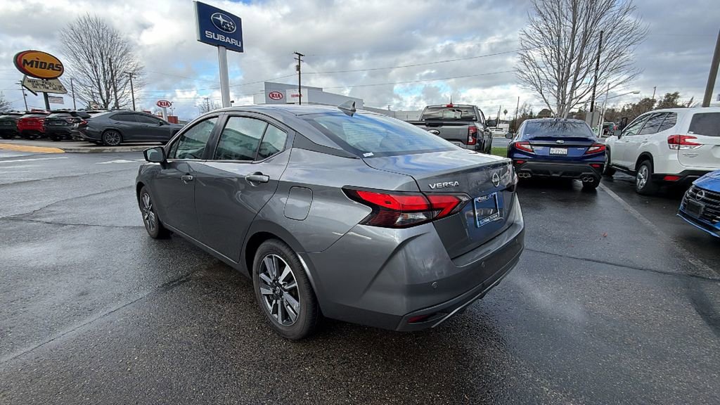 Used 2023 Nissan Versa SV image 6