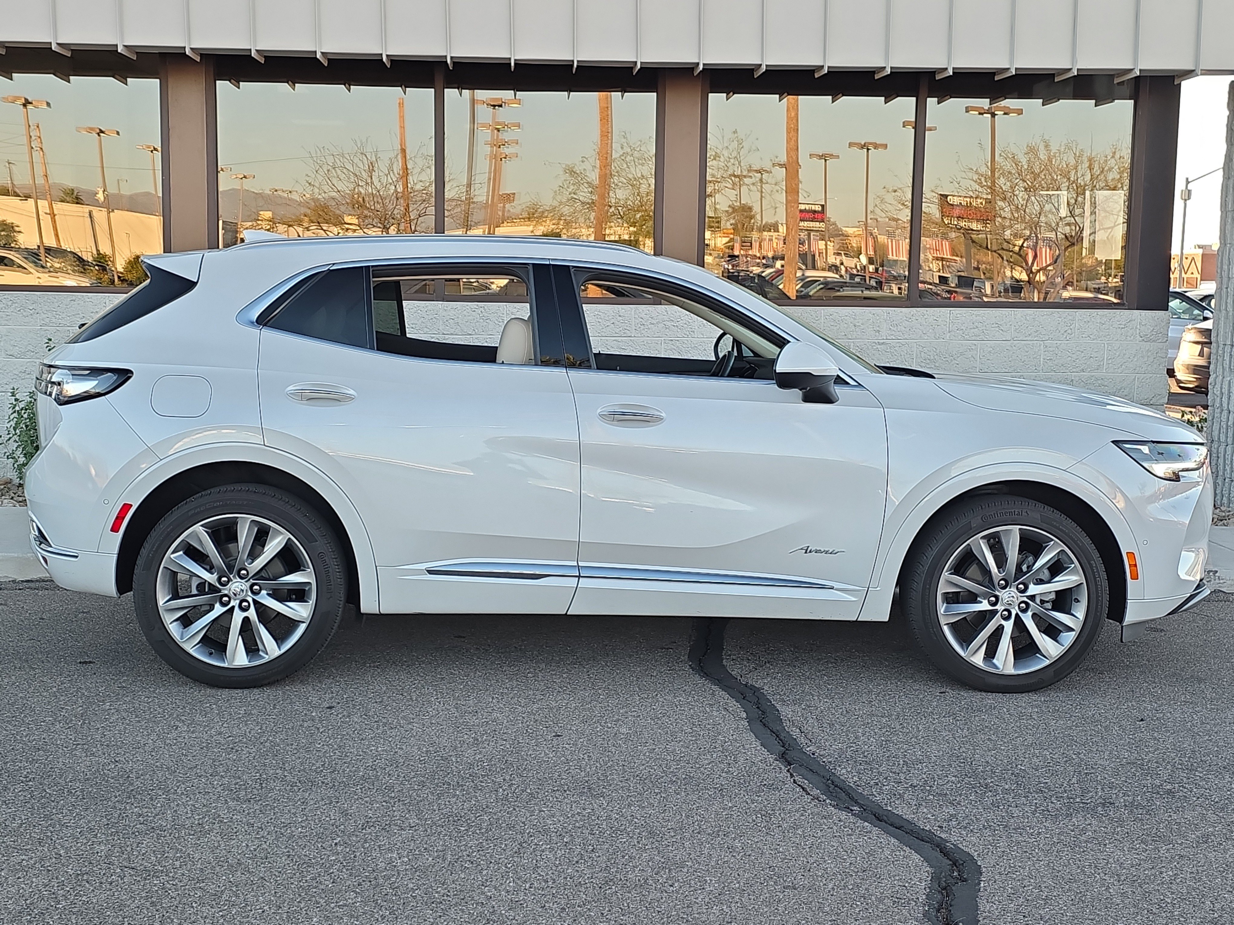 Used 2023 Buick Envision Avenir image 11