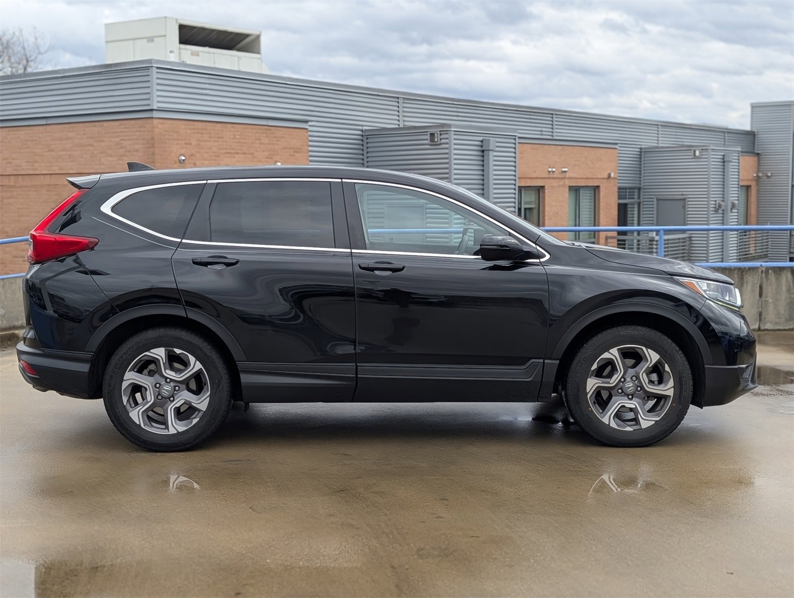 Used 2017 Honda CR-V EX image 10