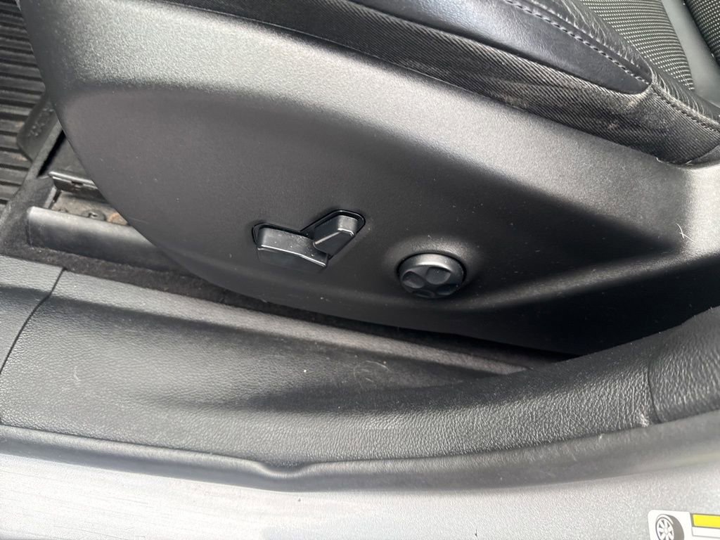 Used 2019 Jeep Cherokee Limited image 37