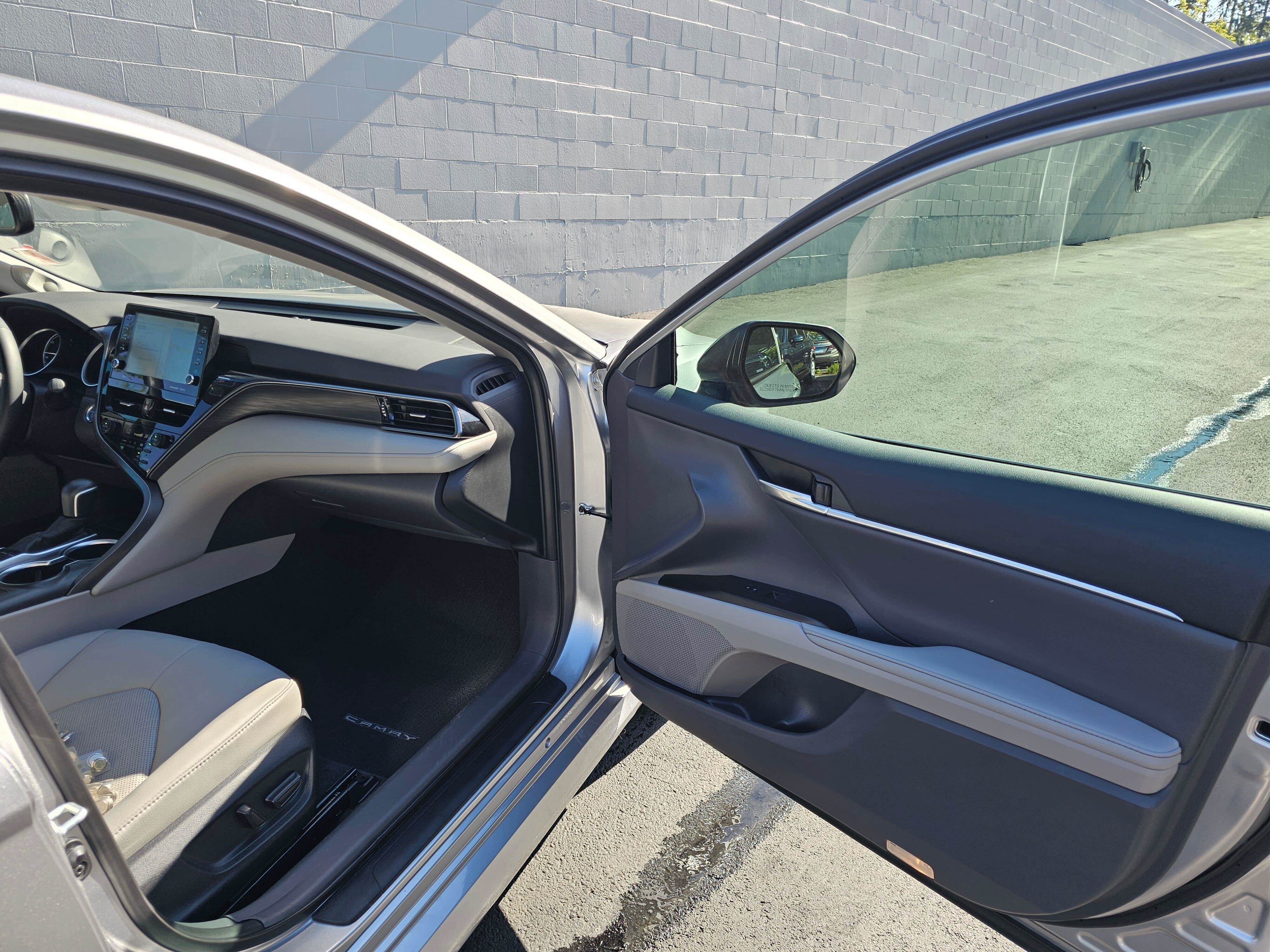 Used 2023 Toyota Camry XLE w/ Navigation Package FWD image 11