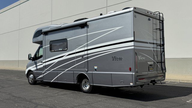 Used 2021 Mercedes-Benz Sprinter 3500 image 42