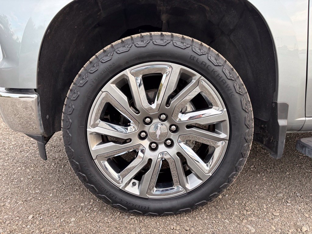 Used 2025 Chevrolet Silverado 1500 LT AWD/4WD image 6