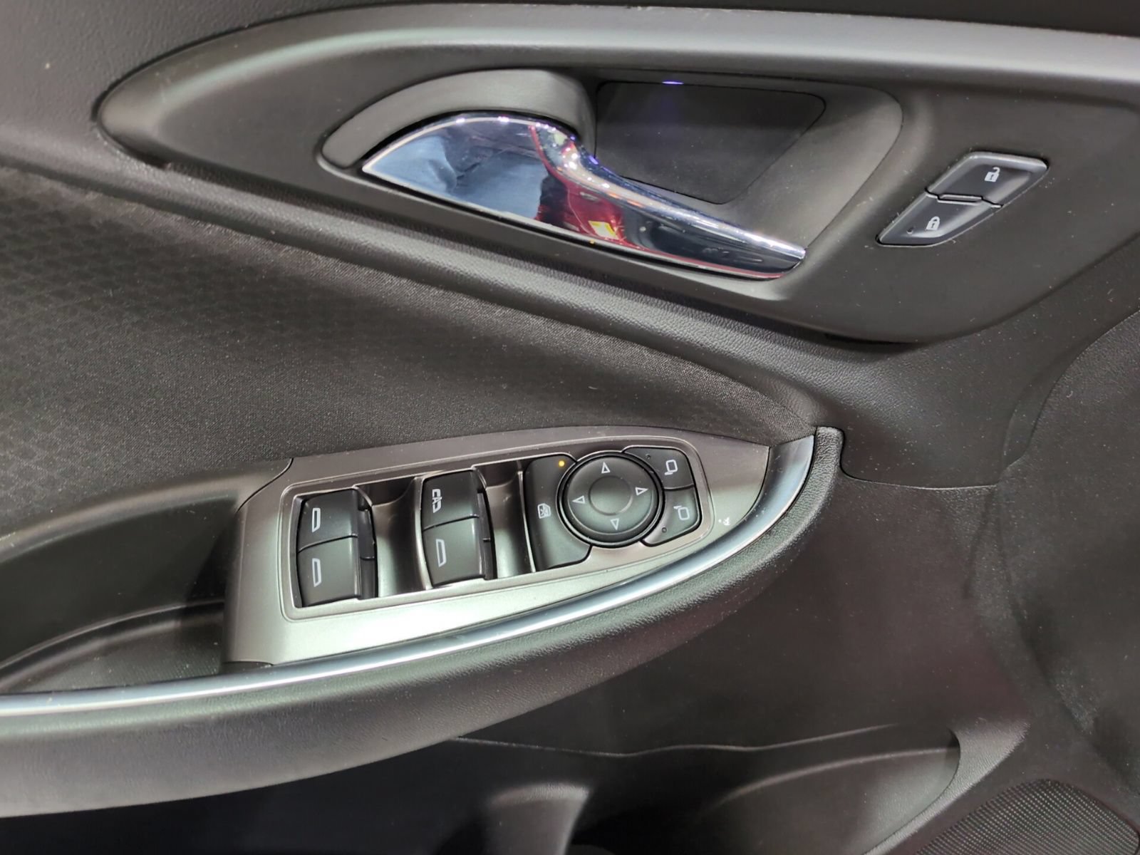 Used 2016 Chevrolet Malibu LT FWD image 17
