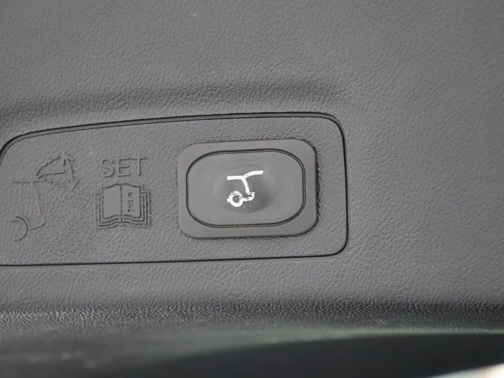 Used 2019 Lincoln MKC Reserve w/ MKC Technology Package FWD image 40