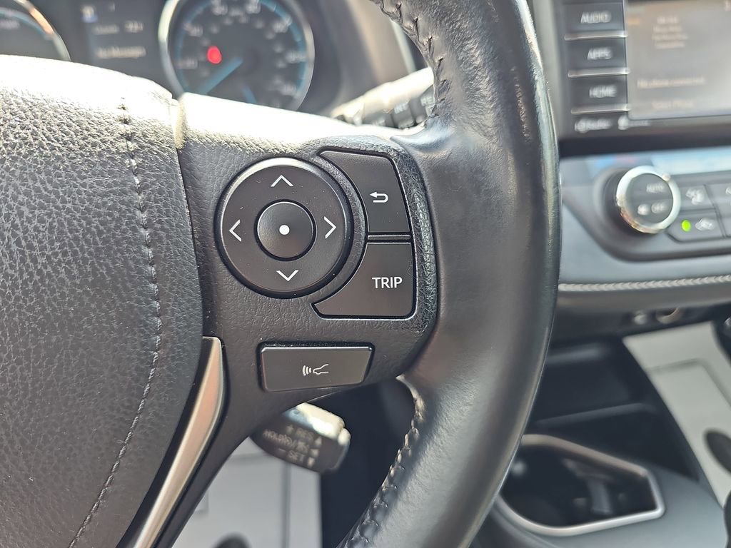 Used 2018 Toyota RAV4 XLE AWD/4WD image 22