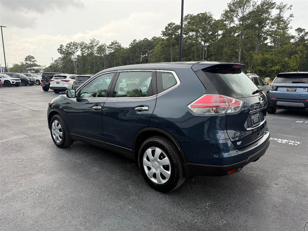 Used 2015 Nissan Rogue S image 22