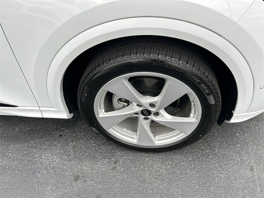 New 2025 Audi Q5 Prestige image 16