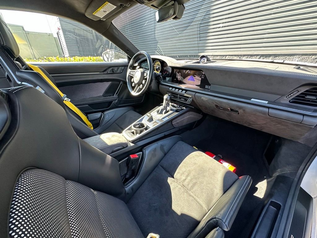 Certified 2025 Porsche 911 GT3 RS RWD image 37