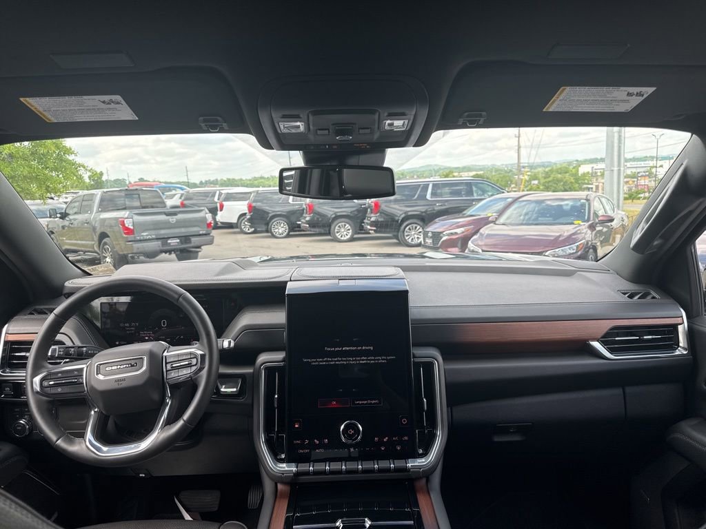 Used 2025 GMC Yukon XL Denali AWD/4WD image 19