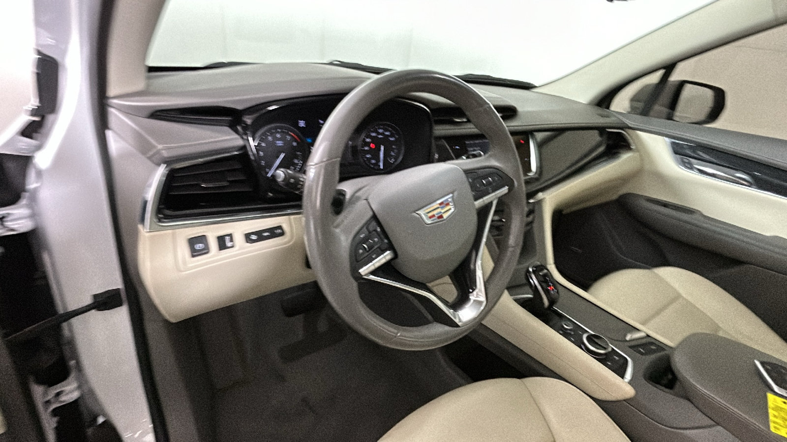Used 2021 Cadillac XT6 Premium Luxury AWD/4WD image 17