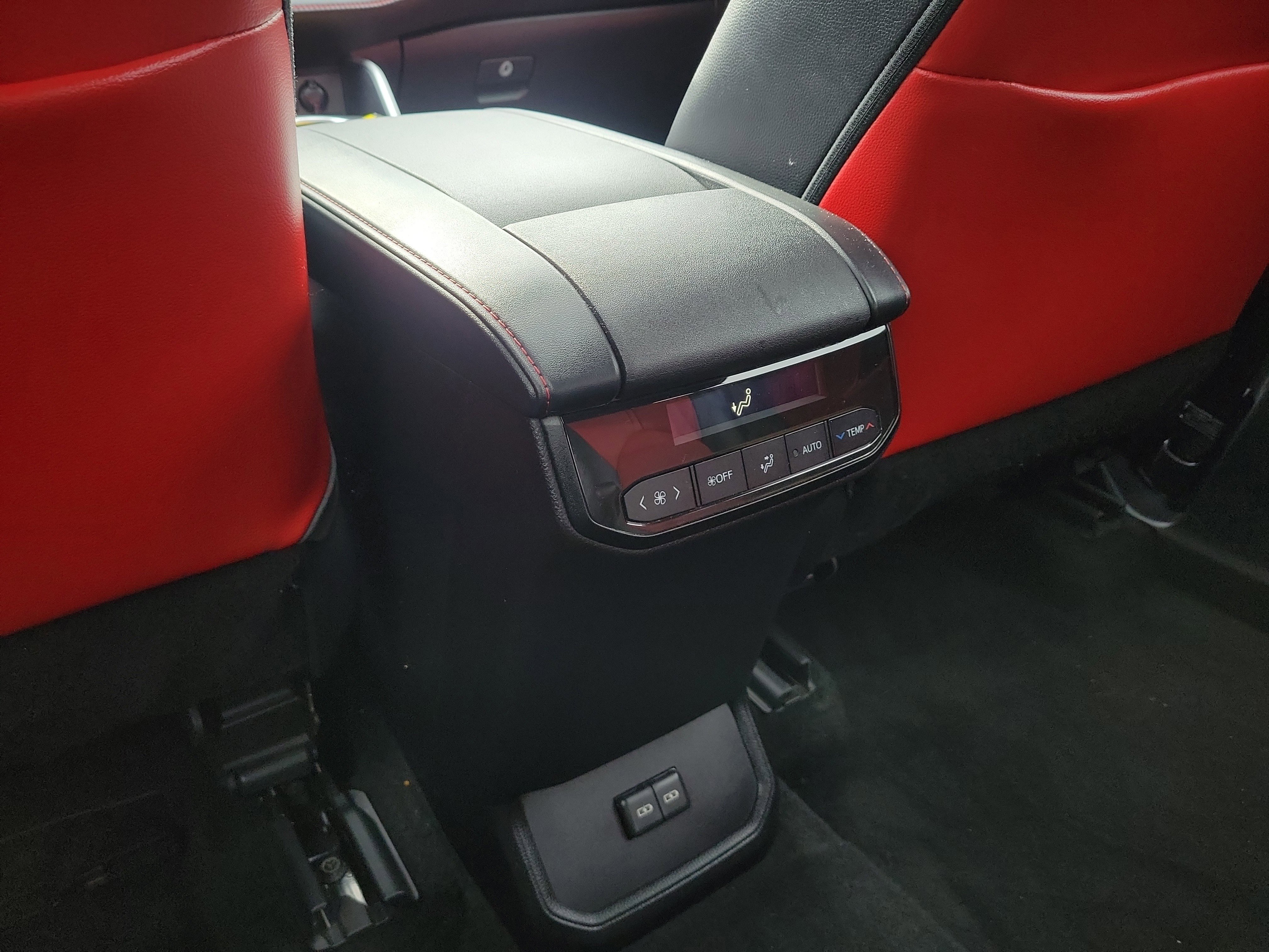 Used 2022 Toyota Highlander XSE image 13