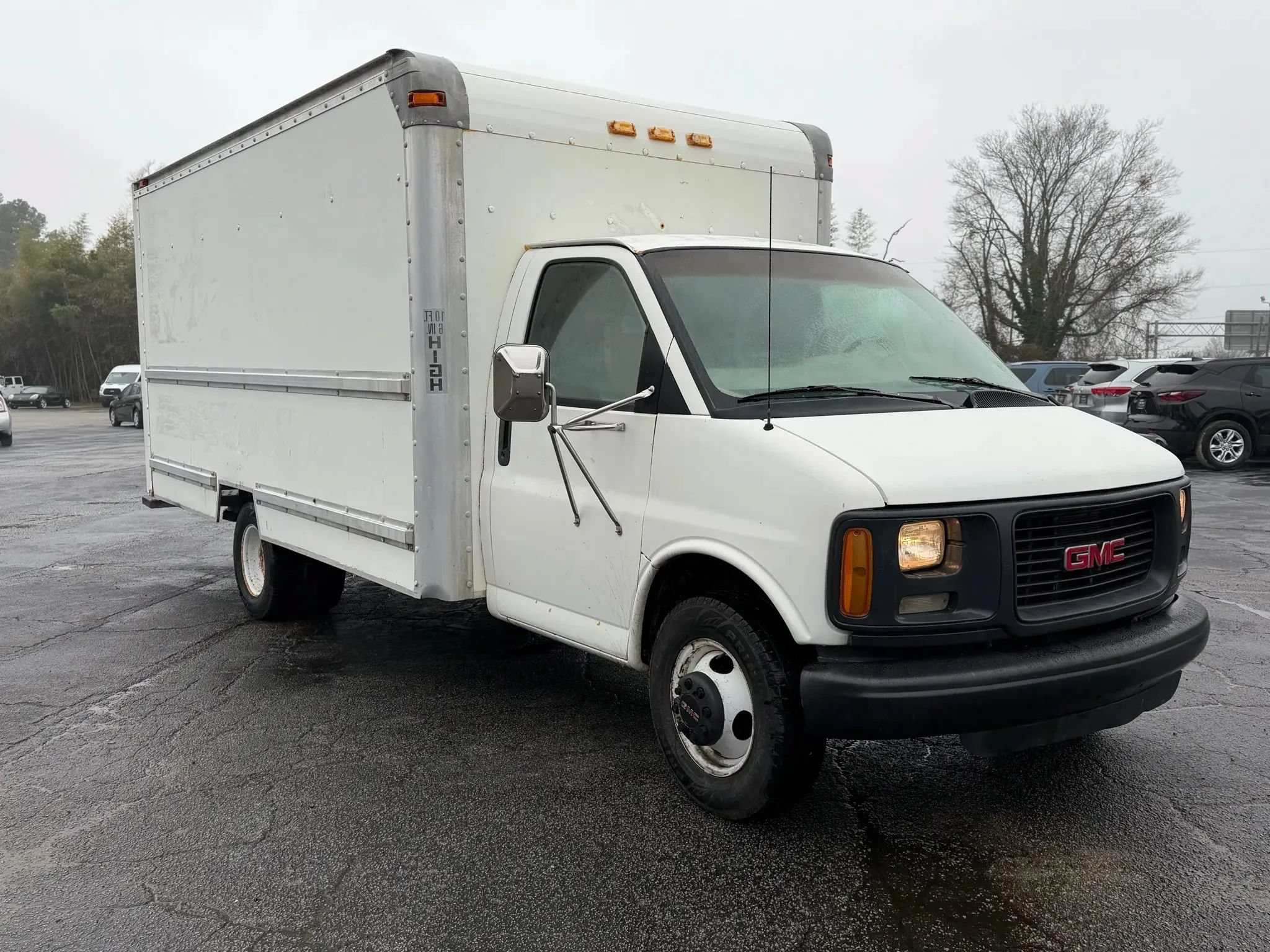 Used 2000 GMC Savana 3500 RWD image 5