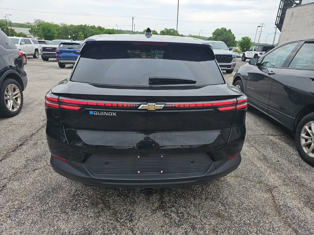 Used 2025 Chevrolet Equinox EV LT FWD image 12
