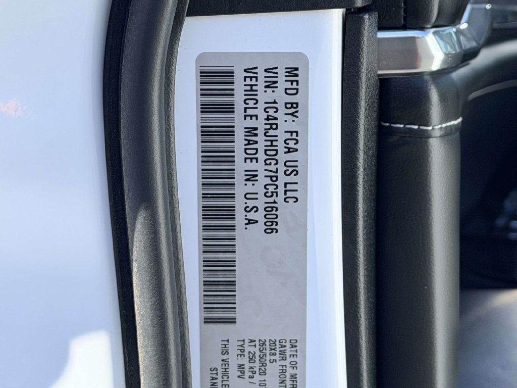 Certified 2023 Jeep Grand Cherokee Overland w/ Luxury Tech Group IV AWD/4WD image 27