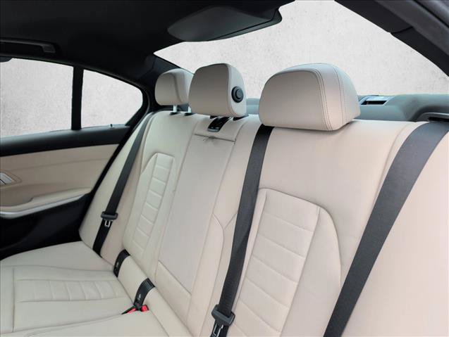 Used 2023 BMW 330i xDrive Sedan w/ Premium Package AWD/4WD image 16