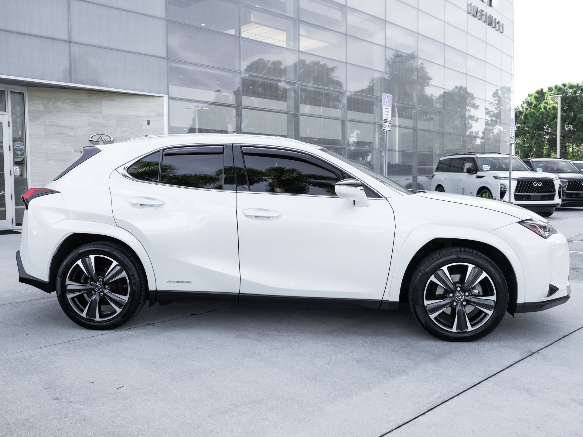 Used 2022 Lexus UX 250h w/ Premium Package AWD/4WD image 28