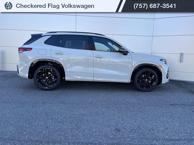 New 2026 Volkswagen Tiguan SE R-Line image 5
