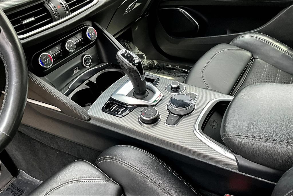 Used 2023 Alfa Romeo Stelvio Veloce AWD/4WD image 19