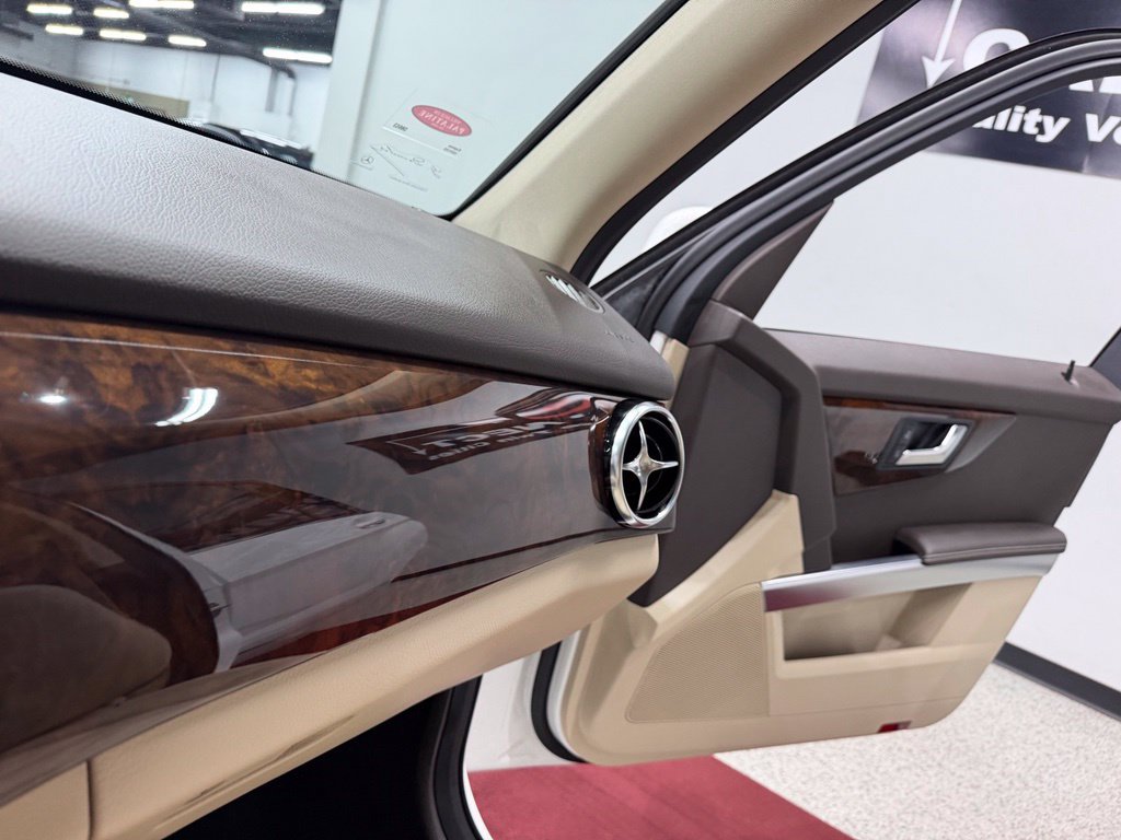 Used 2013 Mercedes-Benz GLK 350 4MATIC image 40