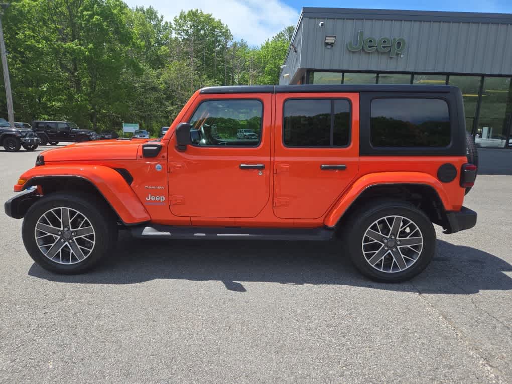 New 2023 Jeep Wrangler Unlimited Sahara w/ Cold Weather Group AWD/4WD image 7