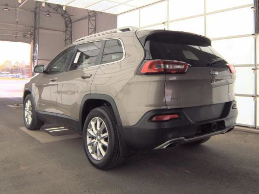 Used 2016 Jeep Cherokee Limited w/ Trailer Tow Group AWD/4WD image 8