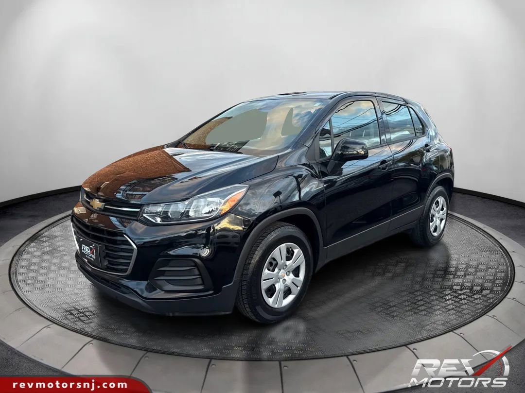 Used 2017 Chevrolet Trax LS FWD image 1