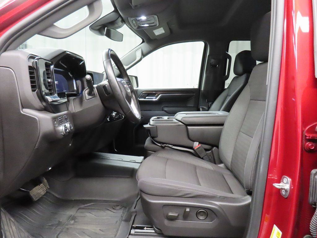 Used 2024 GMC Sierra 1500 Elevation w/ LPO, Elevation Black Package AWD/4WD image 9