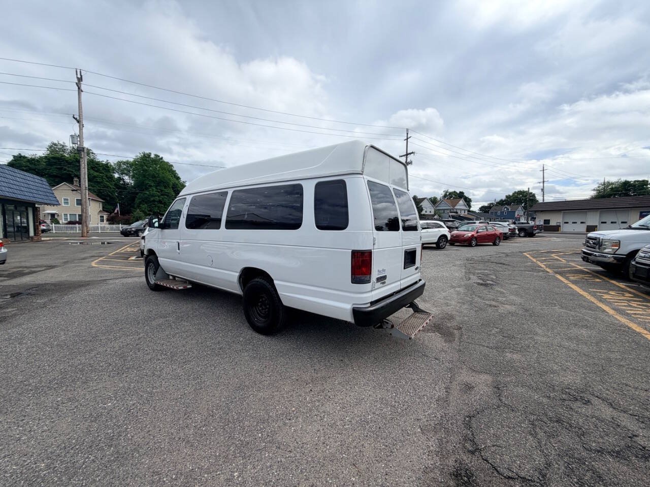 Used 2014 Ford E-250 and Econoline 250 Extended w/ Power Group RWD image 65