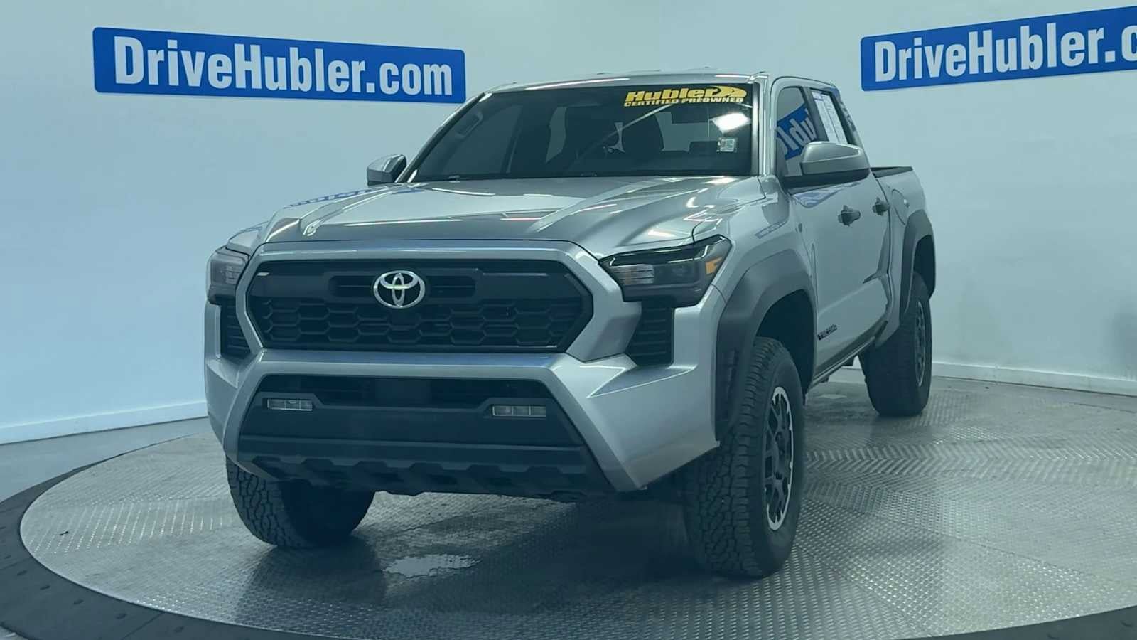 Used 2024 Toyota Tacoma TRD Off-Road AWD/4WD image 3