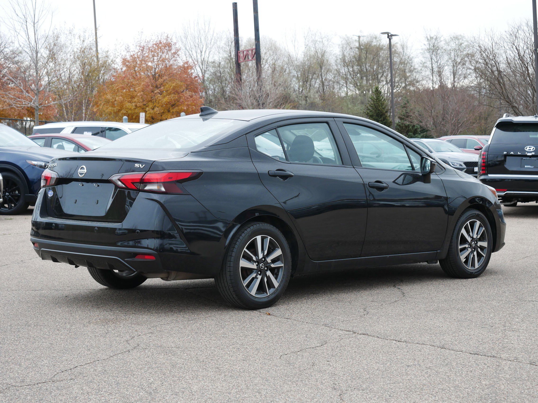 Used 2021 Nissan Versa SV image 6