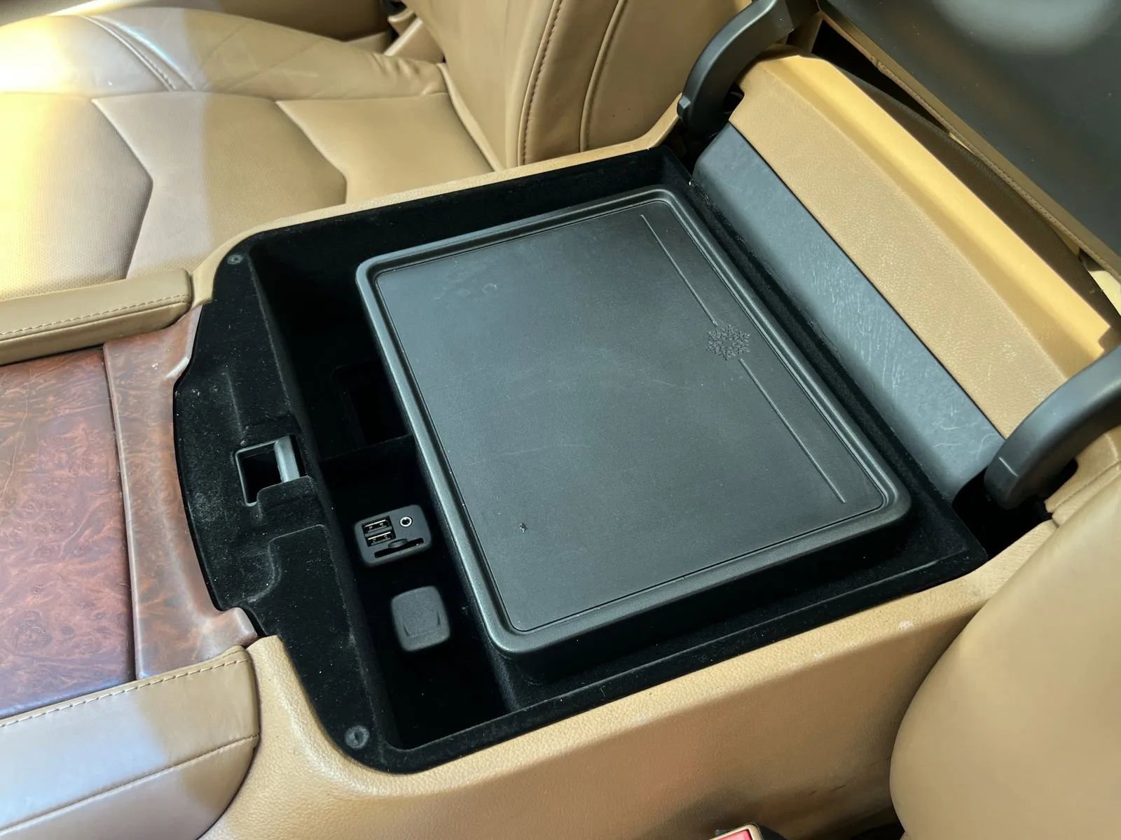 Used 2015 Cadillac Escalade Platinum image 20