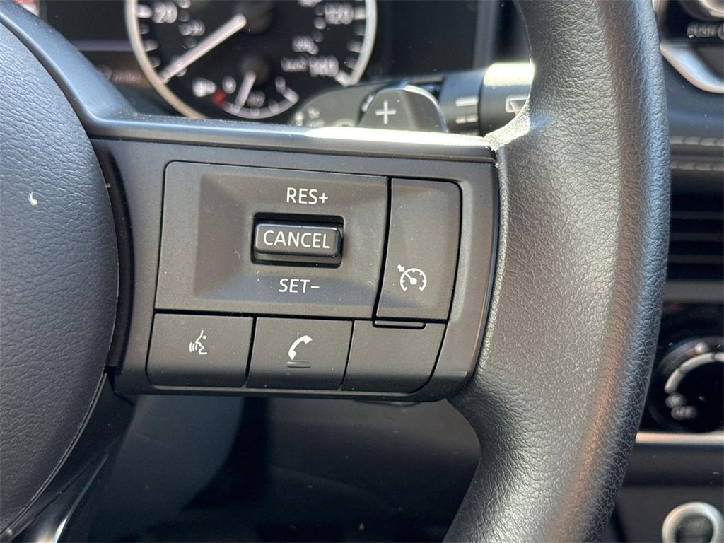 Used 2023 Nissan Rogue S image 33