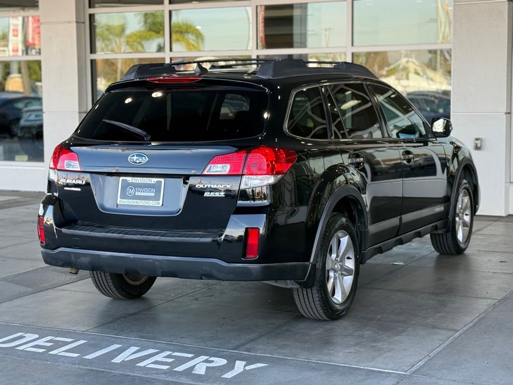Used 2013 Subaru Outback 2.5i Limited w/ Special Appearance Pkg image 12