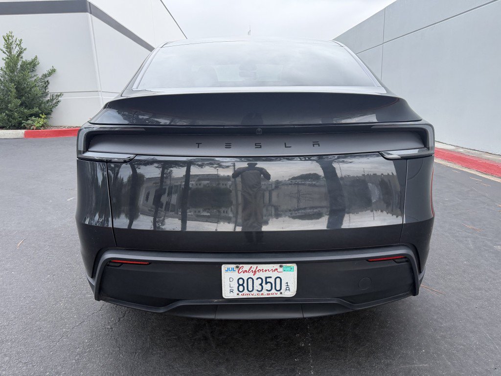 Used 2026 Tesla Model Y Long Range RWD image 9
