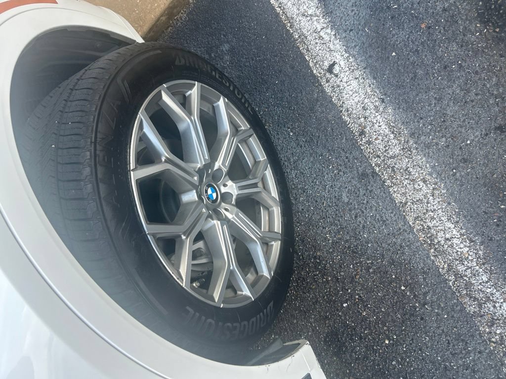 Used 2019 BMW X7 xDrive40i w/ Premium Package AWD/4WD image 8