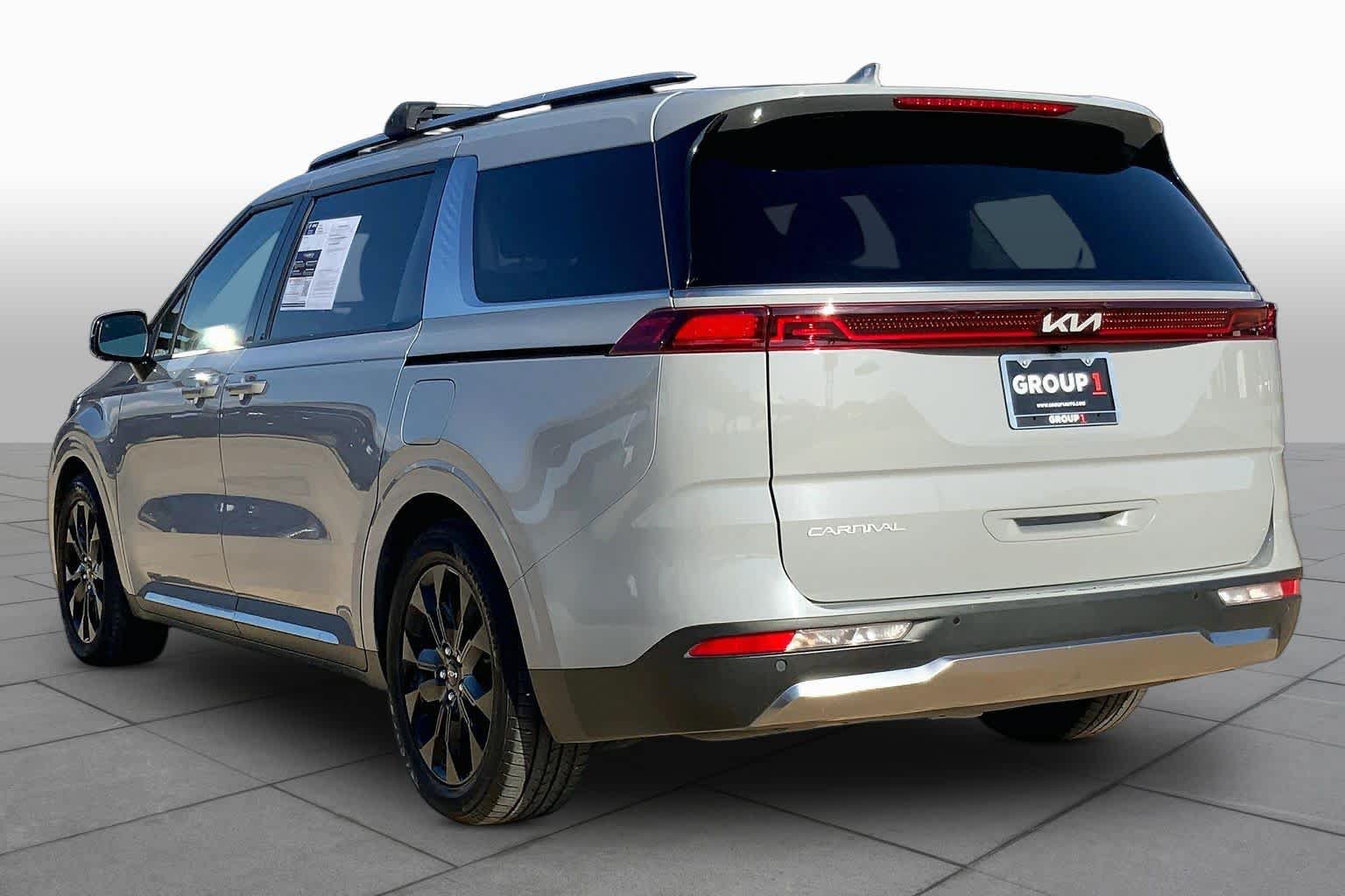 Used 2024 Kia Carnival SX Prestige FWD image 11
