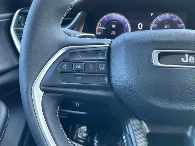 Used 2024 Jeep Grand Cherokee Altitude image 16