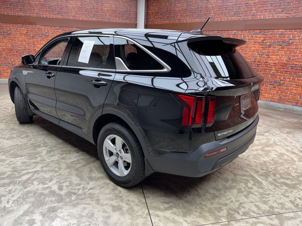 Used 2023 Kia Sorento LX AWD/4WD video 2